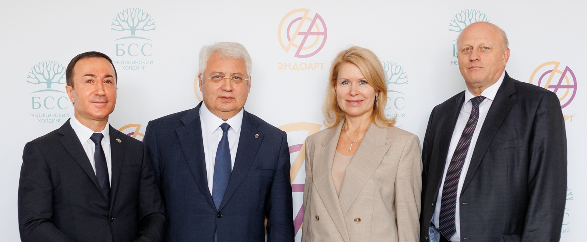 В Петербурге открылся крупнейший в России завод по производству эндопротезов тазобедренного и коленных суставов